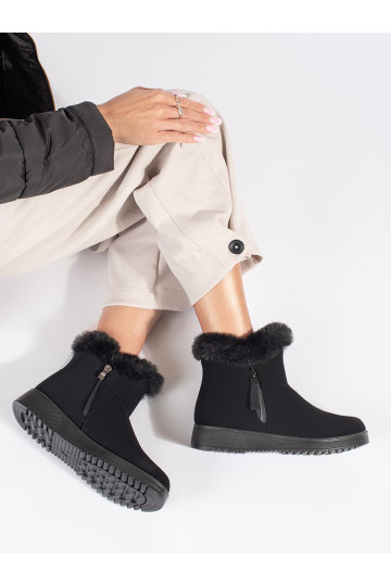 Juodos spalvos  su pašiltinimu moteriški batai su kailiuku