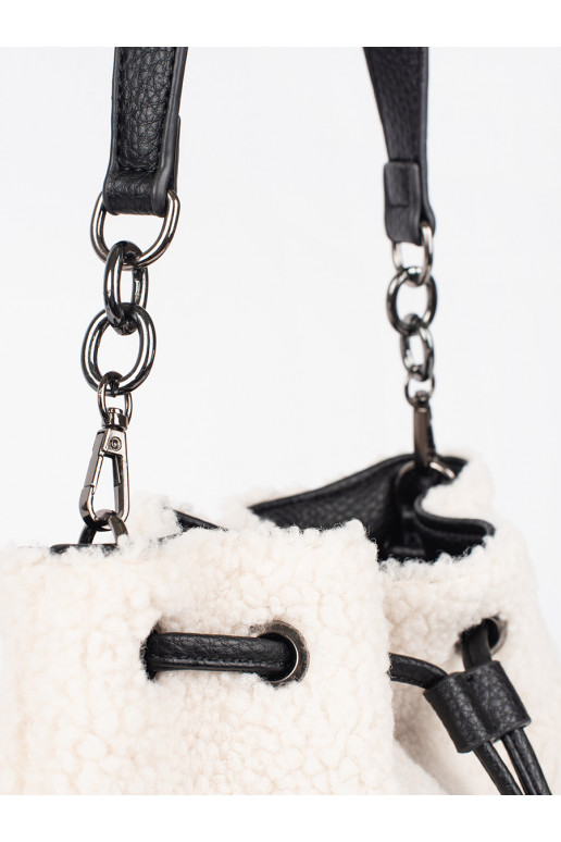 juoda elegantiška rankinė su kailiuku typu baranek