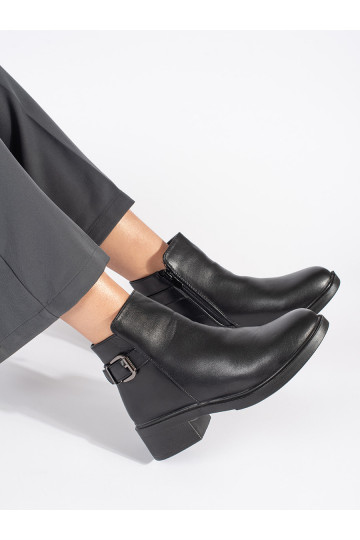 Juodos spalvos moteriški batai