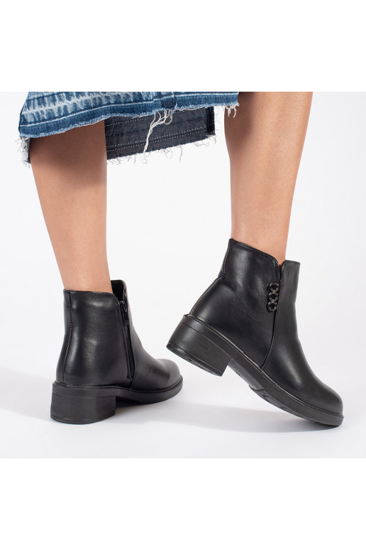 Juodos spalvos  moteriški batai 