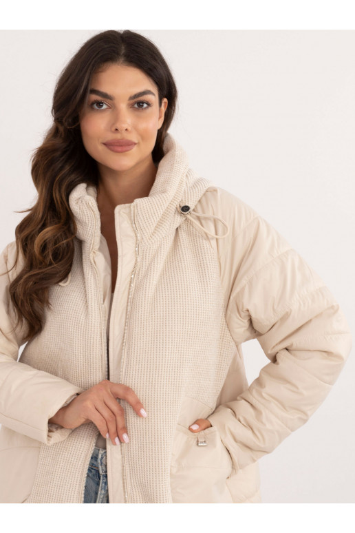 Striukė šviesiai smėlio spalvos