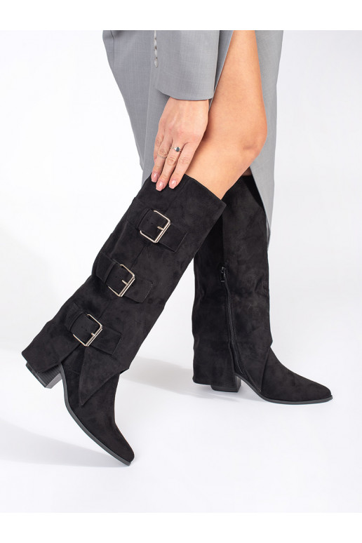 Juodos spalvos iš zomšos ilgaauliai batai ant kulno 