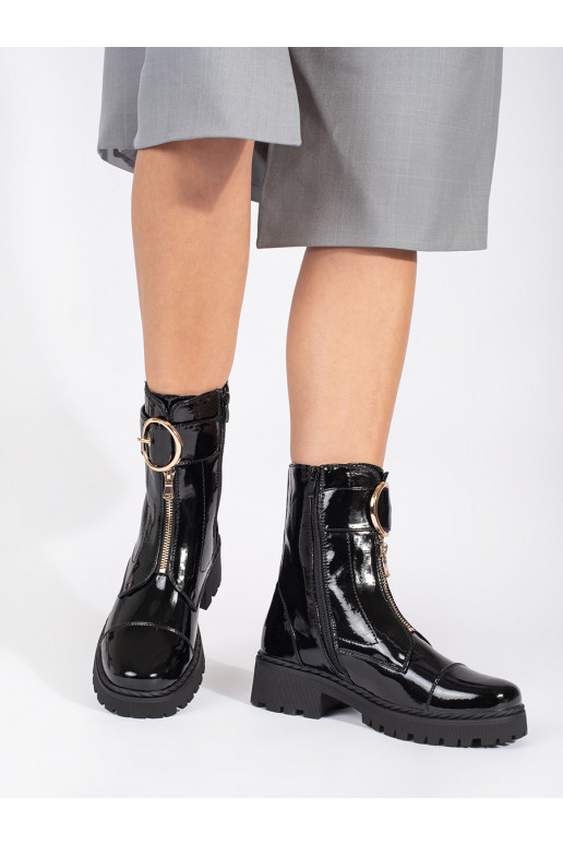 Juodos spalvos Lakuoti batai z ozdobnym zamkiem