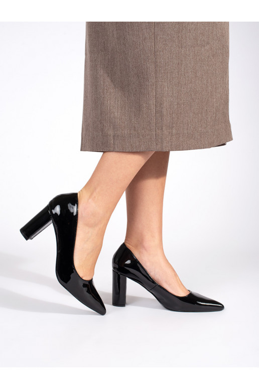 Elegantiško stiliaus  juodos spalvos aukštakulniai ant kulno