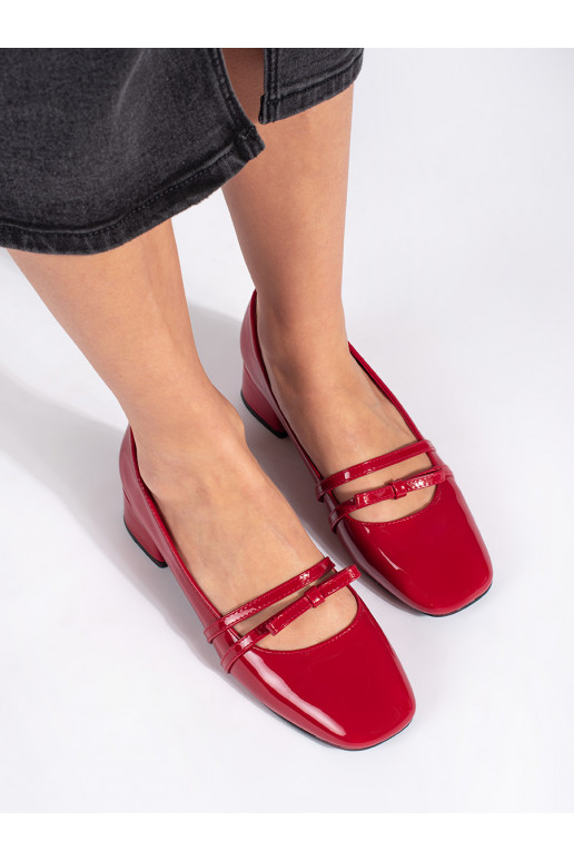 raudonos spalvos  aukštakulniai 