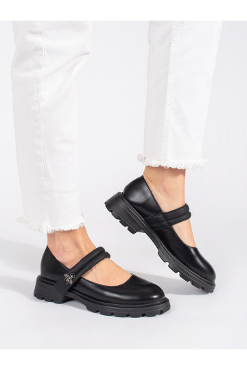 Juodos spalvos moteriški pusbačiai  z metaliczną aplikacją