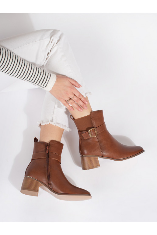 rudos spalvos moteriški batai ant kulno su sagtimis