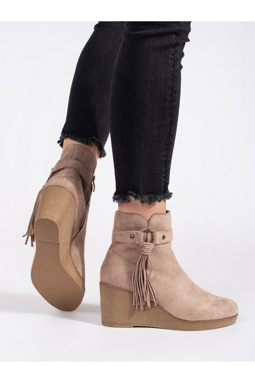 iš zomšos  moteriški batai  z frędzlami