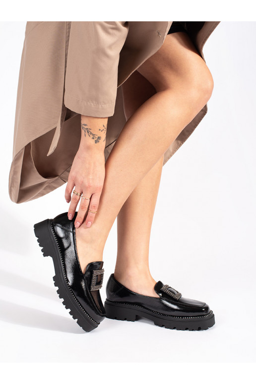 Mokasinai juodos spalvos  su platforma ozdobione klamrą i cyrkoniami