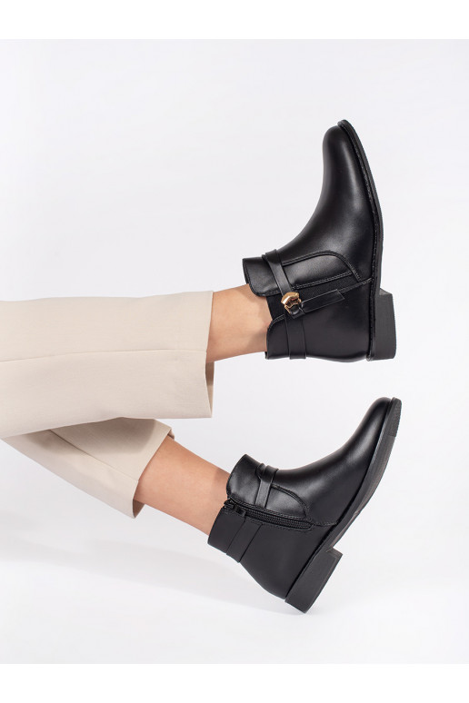 Juodos spalvos moteriški batai su dirželiais 