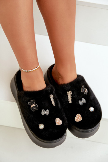 Šlepetės  su masyviu padu Z Przypinkami Juodos spalvos Zintoria