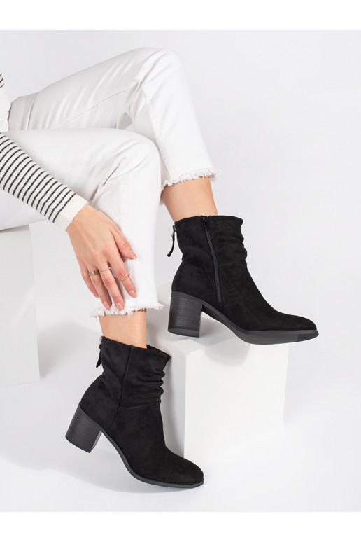 Juodos spalvos iš zomšos moteriški batai 