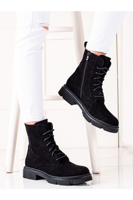 iš zomšos moteriški batai su raištukais