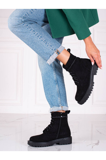 Juodos spalvos Moteriški batai iš zomšos