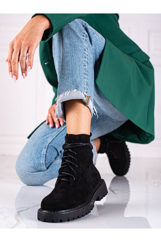 Juodos spalvos Moteriški batai iš zomšos