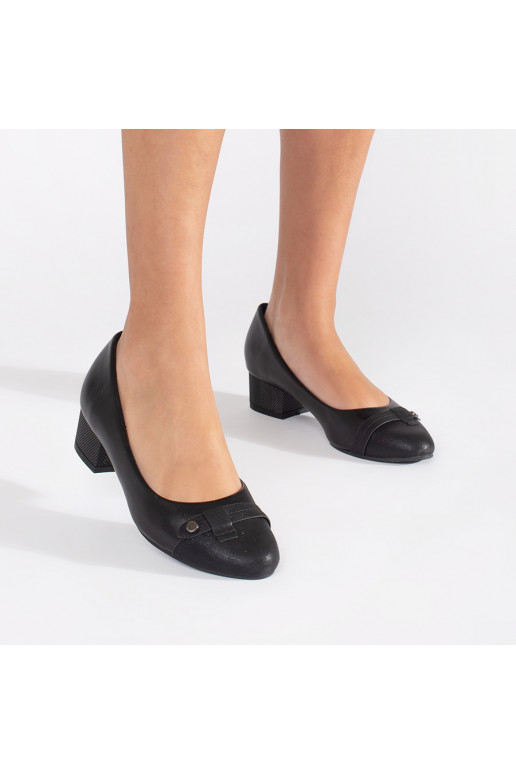 Juodos spalvos  aukštakulniai 