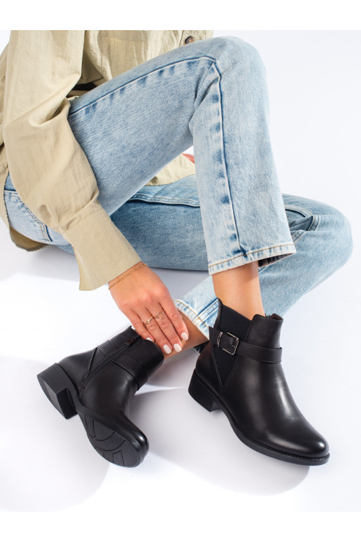 Juodos spalvos  batai z elastyczną wstawką