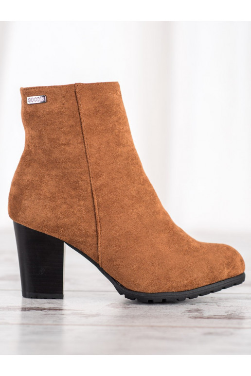 Rudos spalvos aulinukai su kulniukais