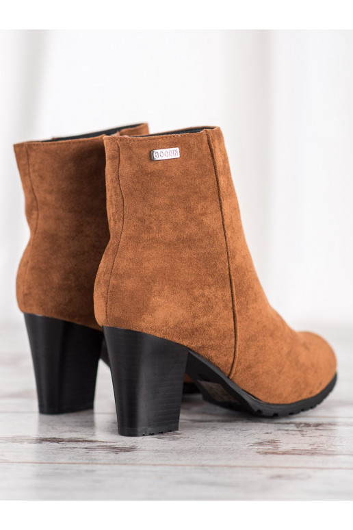 Rudos spalvos aulinukai su kulniukais