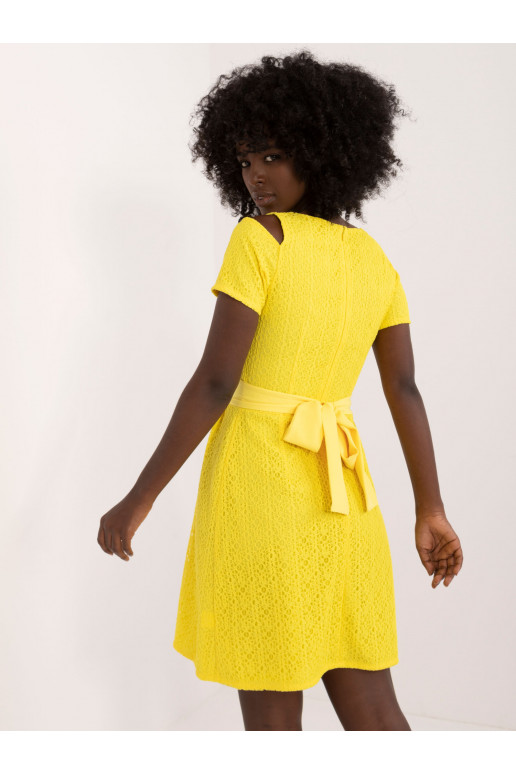 Suknelė geltonos spalvos