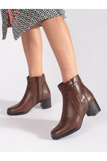 rudos spalvos batai  Sergio Leone