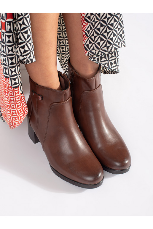 rudos spalvos batai  Sergio Leone