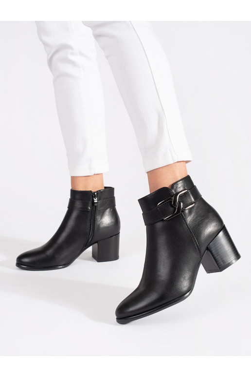 Juodos spalvos batai Sergio Leone 