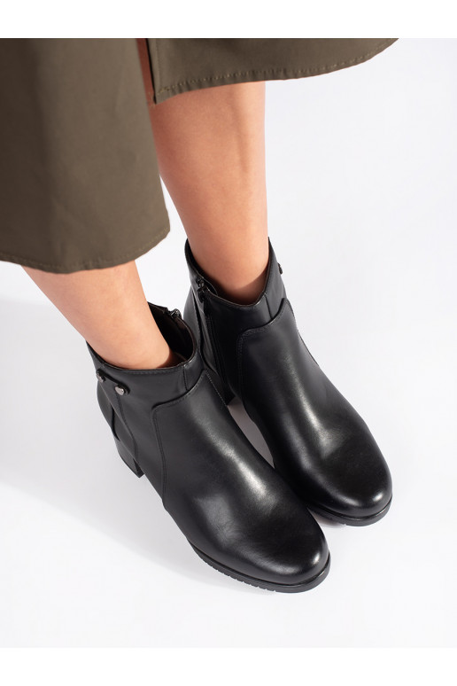 Juodos spalvos batai  Sergio Leone