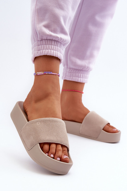  Šlepetės su platforma iš zomšos Big Star NN274A671 smėlio spalvos