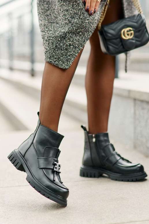 Odiniai aulinukai su ornamentais... Odiniai aulinukai su ornamentais...