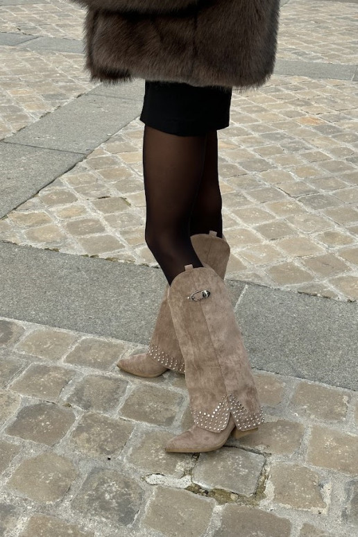 Ilgaauliai batai su kulniukais smėlio... Ilgaauliai batai su kulniukais smėlio...