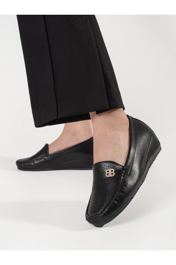 Juodos spalvos moteriški pusbačiai