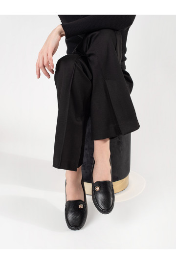 Juodos spalvos moteriški pusbačiai  2