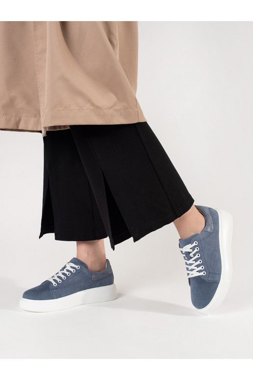 mėlynos spalvos    modelio batai su masyviu kulnu