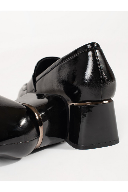 Juodos spalvos pusbačiai 