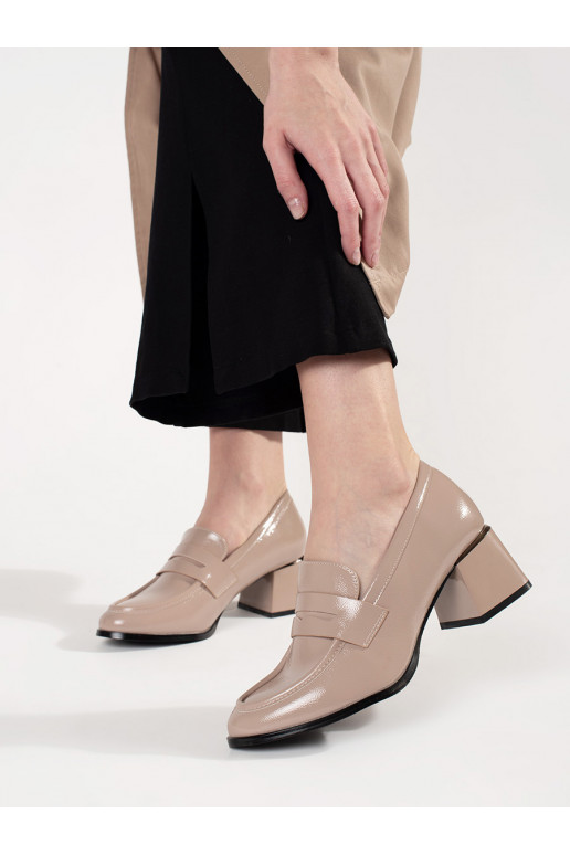 smėlio spalvos pusbačiai 