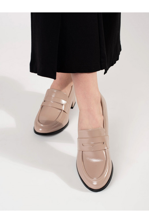 smėlio spalvos pusbačiai 