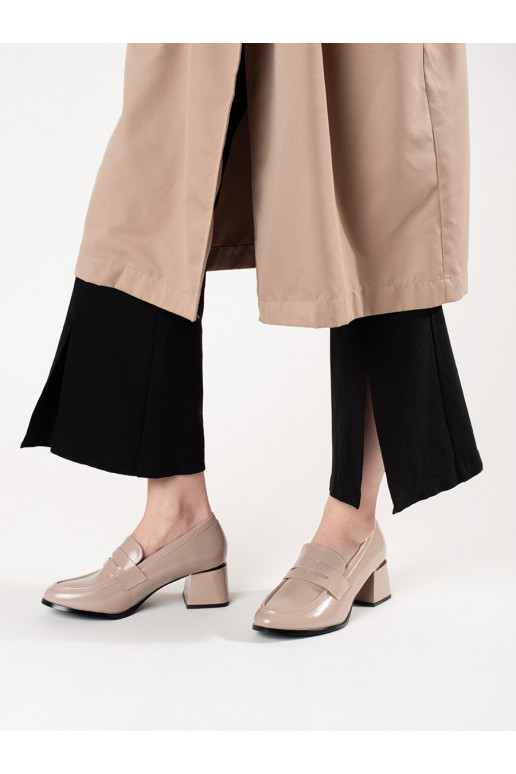 smėlio spalvos pusbačiai 