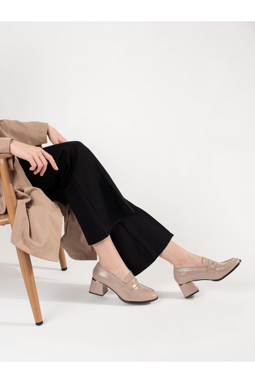 smėlio spalvos pusbačiai 