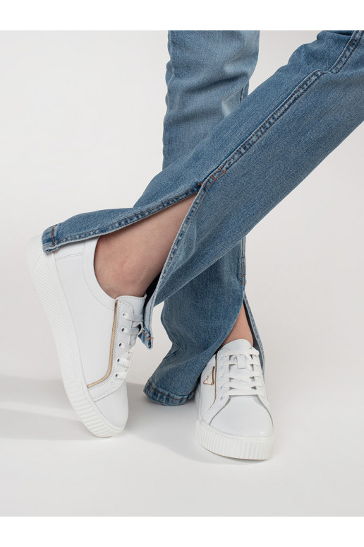   baltos spalvos  modelio batai su masyviu kulnu