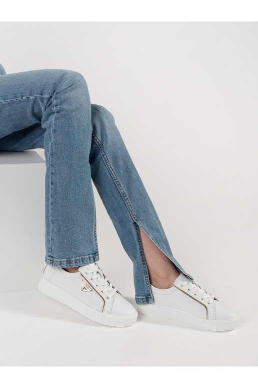   baltos spalvos  modelio batai su masyviu kulnu