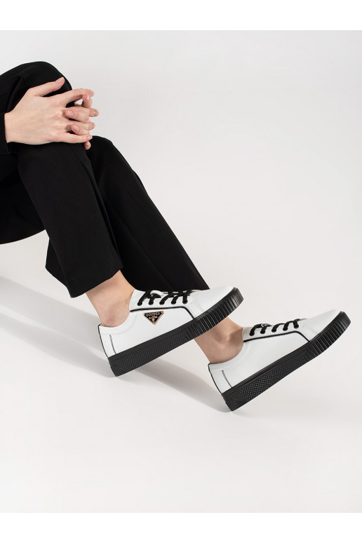   baltos spalvos-juodos spalvos  modelio batai su masyviu kulnu