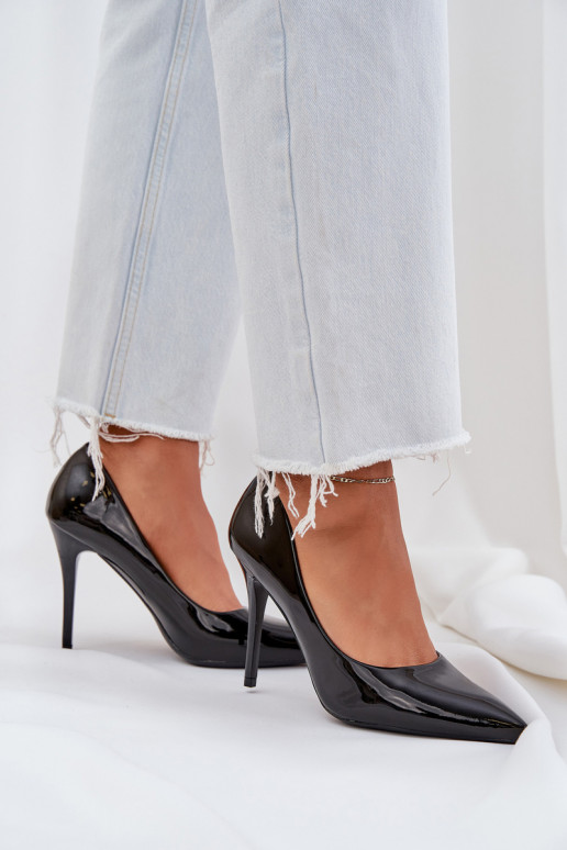 aukštakulniai bateliai su lako efektu Ze Szpiczastymi Noskami Juodos spalvos Omenra