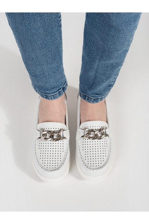   baltos spalvos mokasinai su grandinėle su platforma
