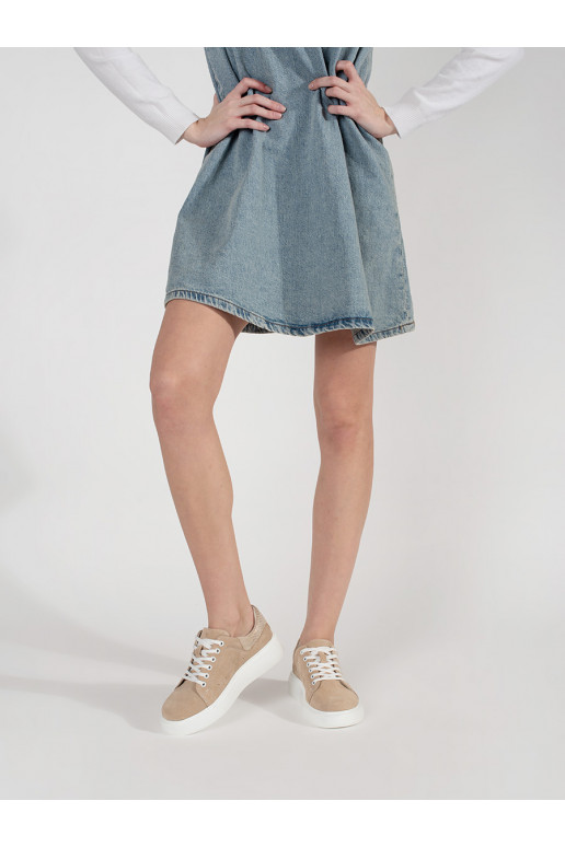 smėlio spalvos    modelio batai su masyviu kulnu