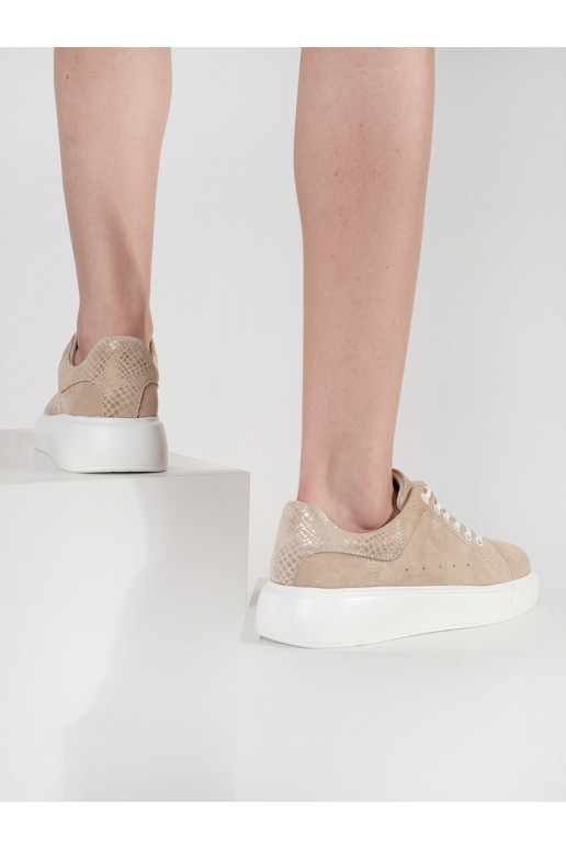 smėlio spalvos    modelio batai su masyviu kulnu