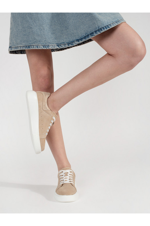 smėlio spalvos    modelio batai su masyviu kulnu