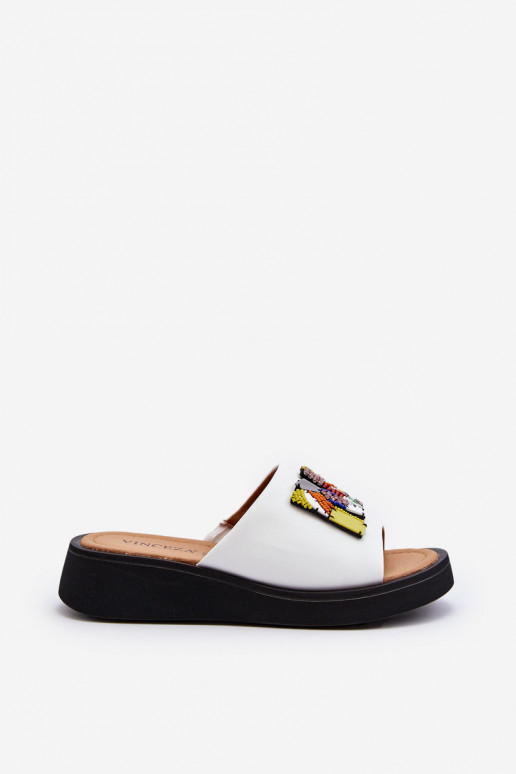 Šlepetės  su ornamentais baltos spalvos Asames