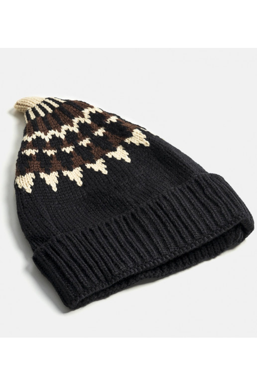 Juoda kepurė su Abner raštais