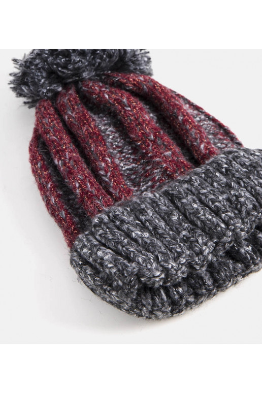 Juoda Cormil pomponinė kepurė Juoda Cormil pomponinė kepurė